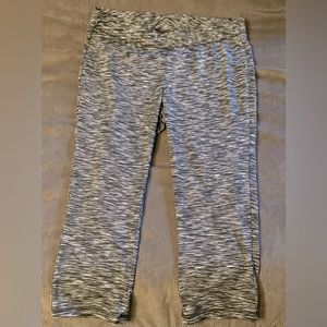 LIVI Lane Bryant Active Capri Workout Leggings 14/16